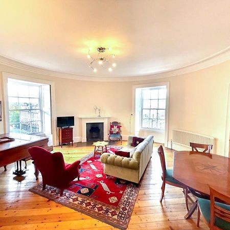 Incredible St Andrew'S Sq - 2 Bed In The Sky Apartment Bagian luar foto