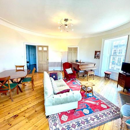 Incredible St Andrew'S Sq - 2 Bed In The Sky Apartment Edinburgh Bagian luar foto