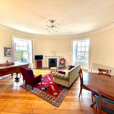 Incredible St Andrew'S Sq - 2 Bed In The Sky Apartment Bagian luar foto
