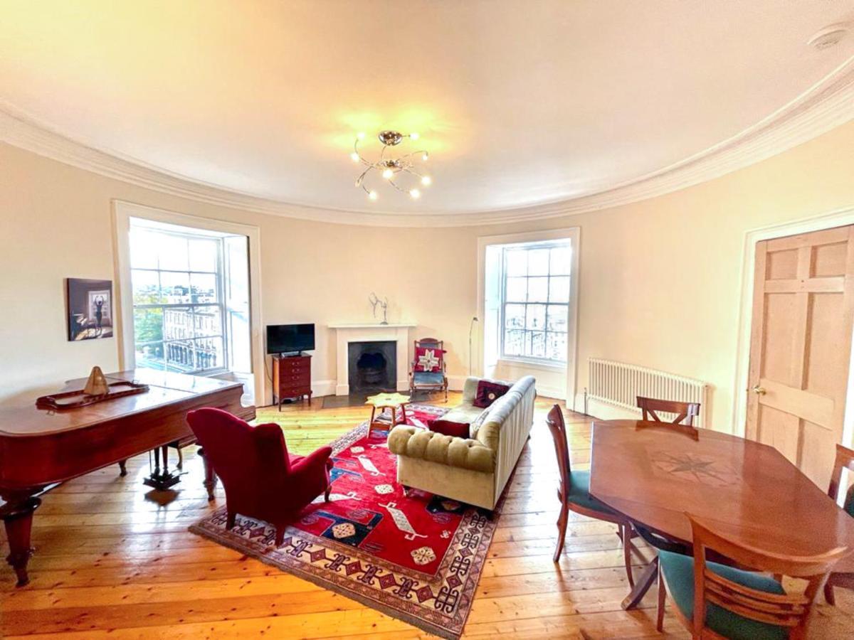 Incredible St Andrew'S Sq - 2 Bed In The Sky Apartment Bagian luar foto