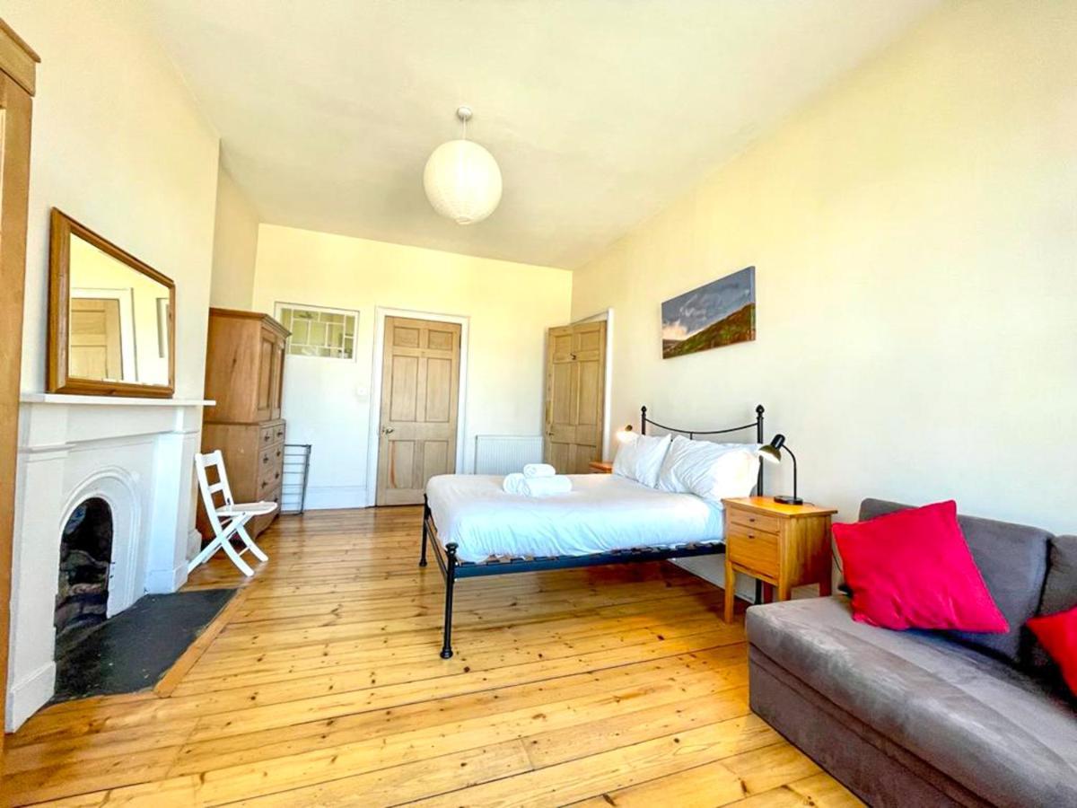 Incredible St Andrew'S Sq - 2 Bed In The Sky Apartment Bagian luar foto