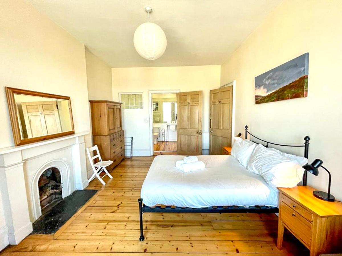 Incredible St Andrew'S Sq - 2 Bed In The Sky Apartment Bagian luar foto